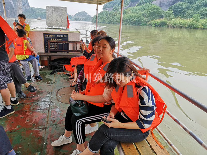 團(tuán)隊(duì)風(fēng)采 (4) 團(tuán)隊(duì)風(fēng)采 (4)